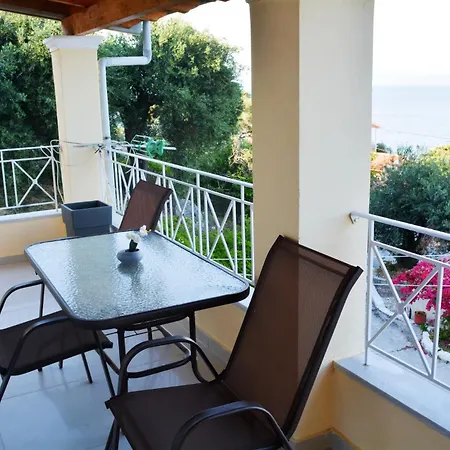 Tsaki Seaview Apartment *