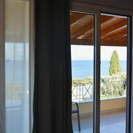 Tsaki Seaview Апартаменты *